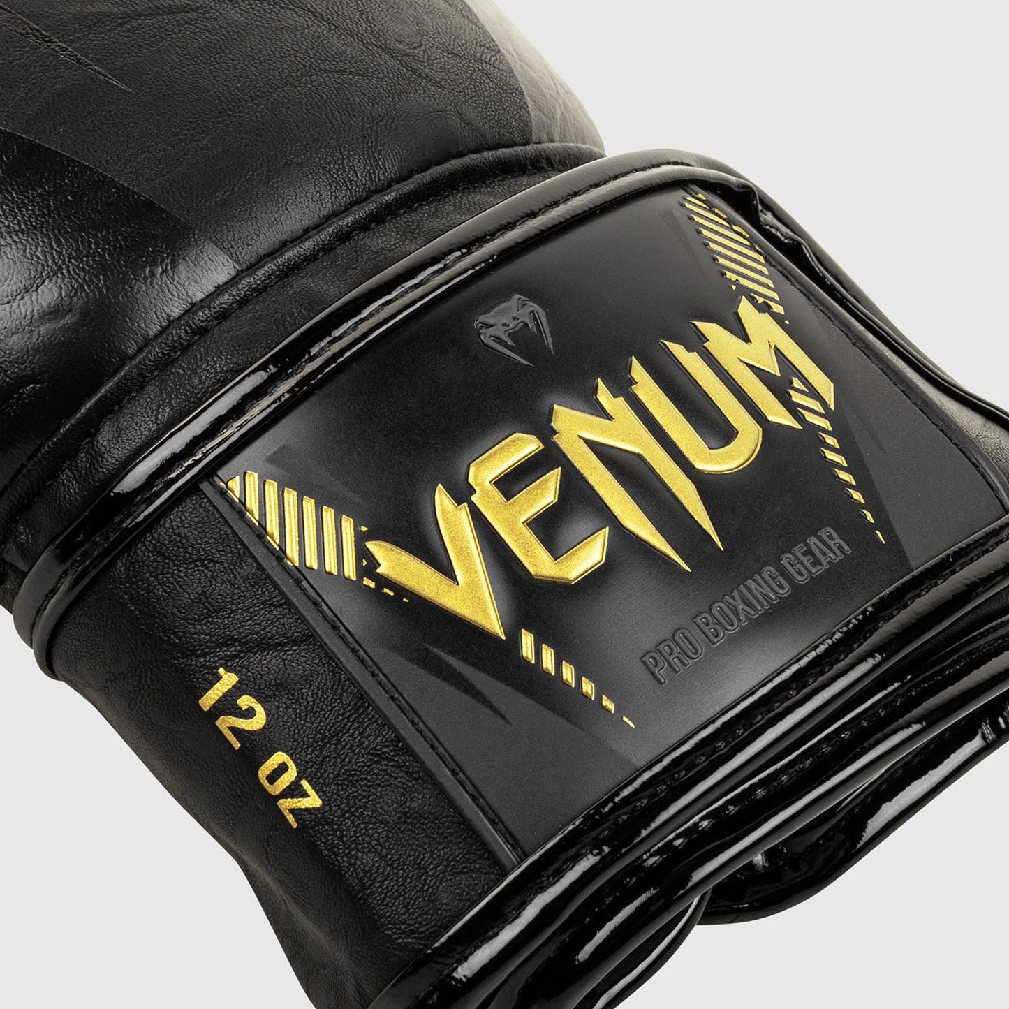 Venum Impact 拳击手套