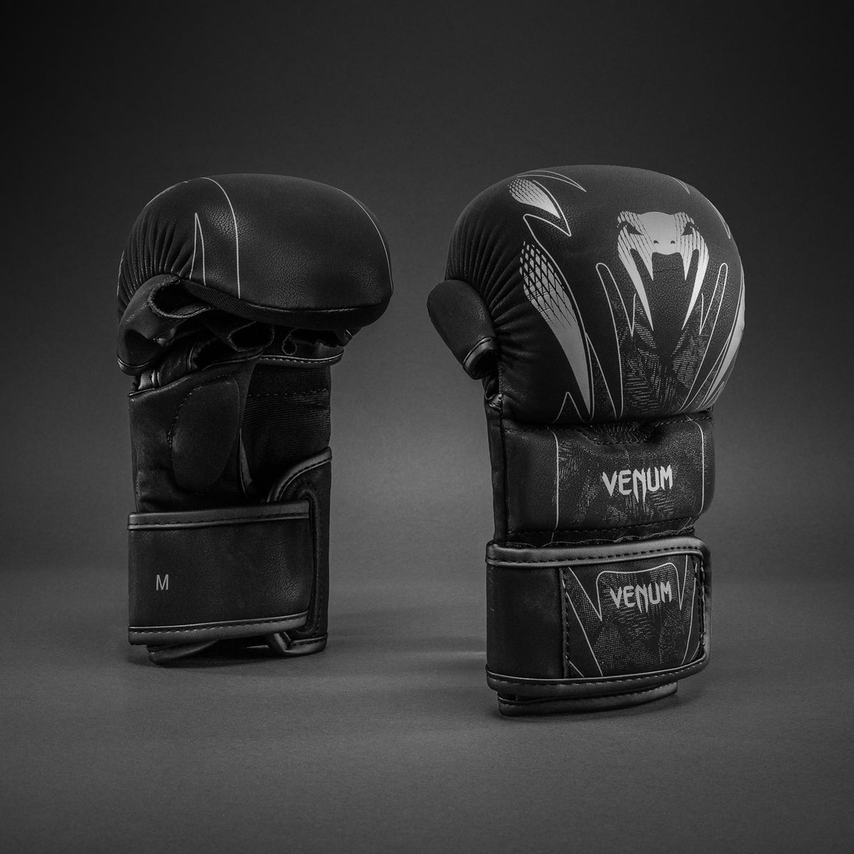 Venum Amazonia Reborn MMA实战训练手套 - 黑色/灰色