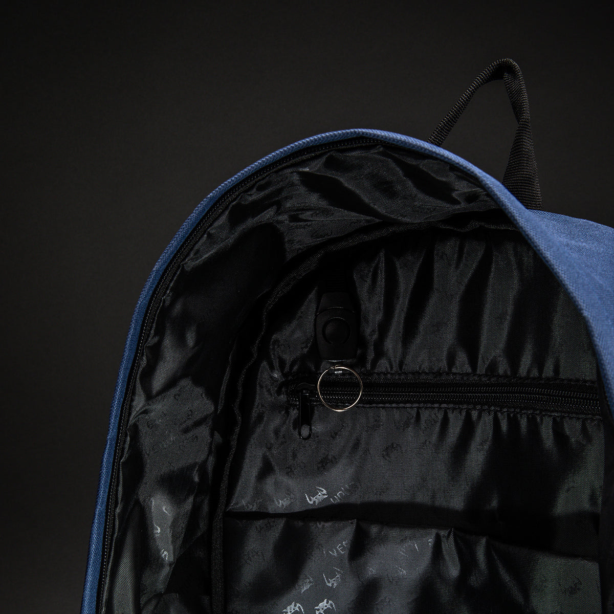 Venum Essential 运动包（24L）- 海军蓝