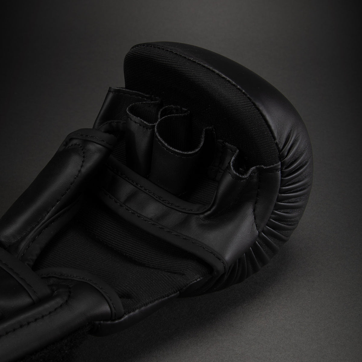 Venum Contender 1.5 对练手套 - 黑色/金色