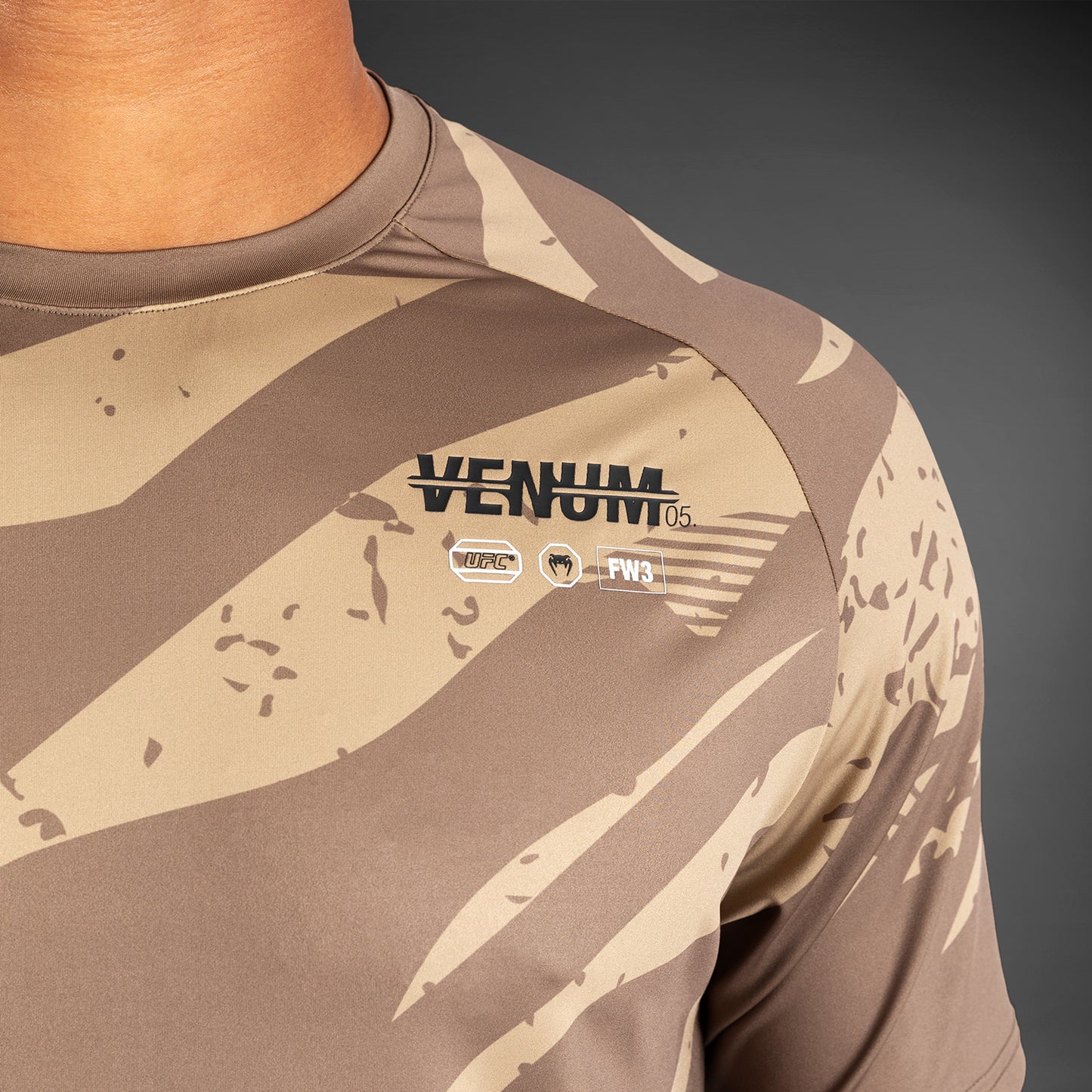 UFC Adrenaline by Venum 男士款 Fight Week Dry Tech T恤 – 沙色迷彩
