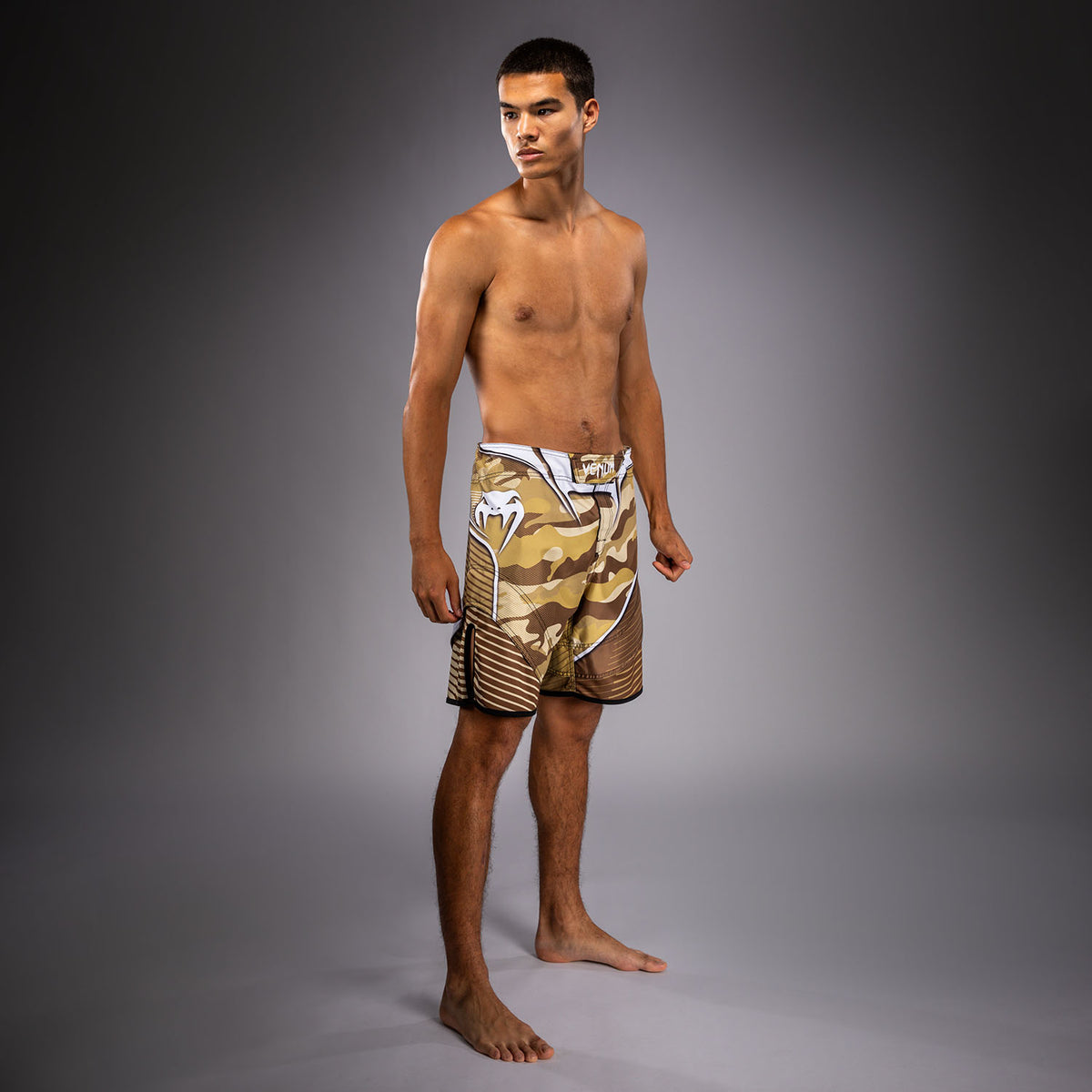 Venum Camo Hero 格斗短裤 - 浅米色/棕色