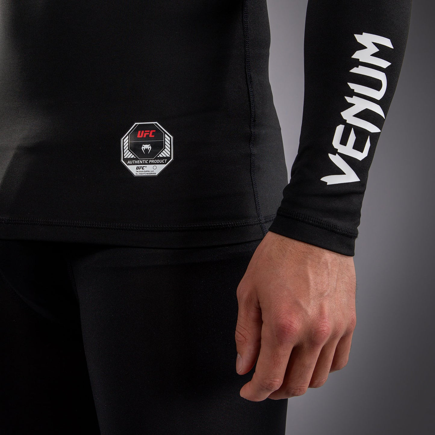 Venum UFC Unity by Venum Authentic Fight Week 男子功能长袖紧身防磨衣 - 黑色