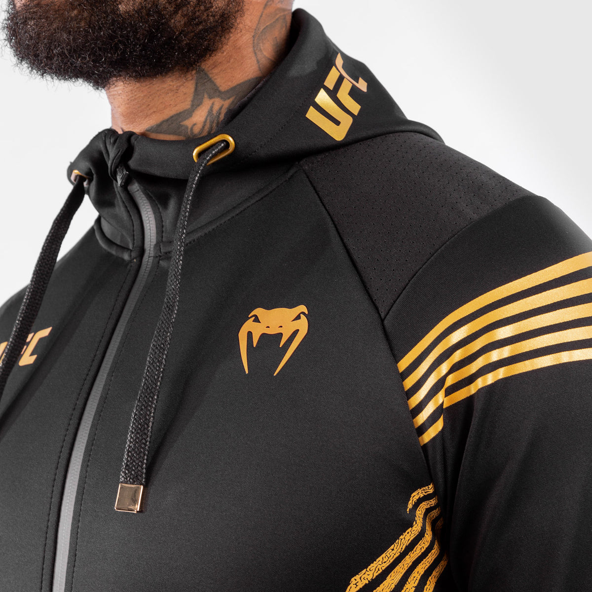 Venum UFC Authentic Fight Night 男士出场连帽衫 – Champion