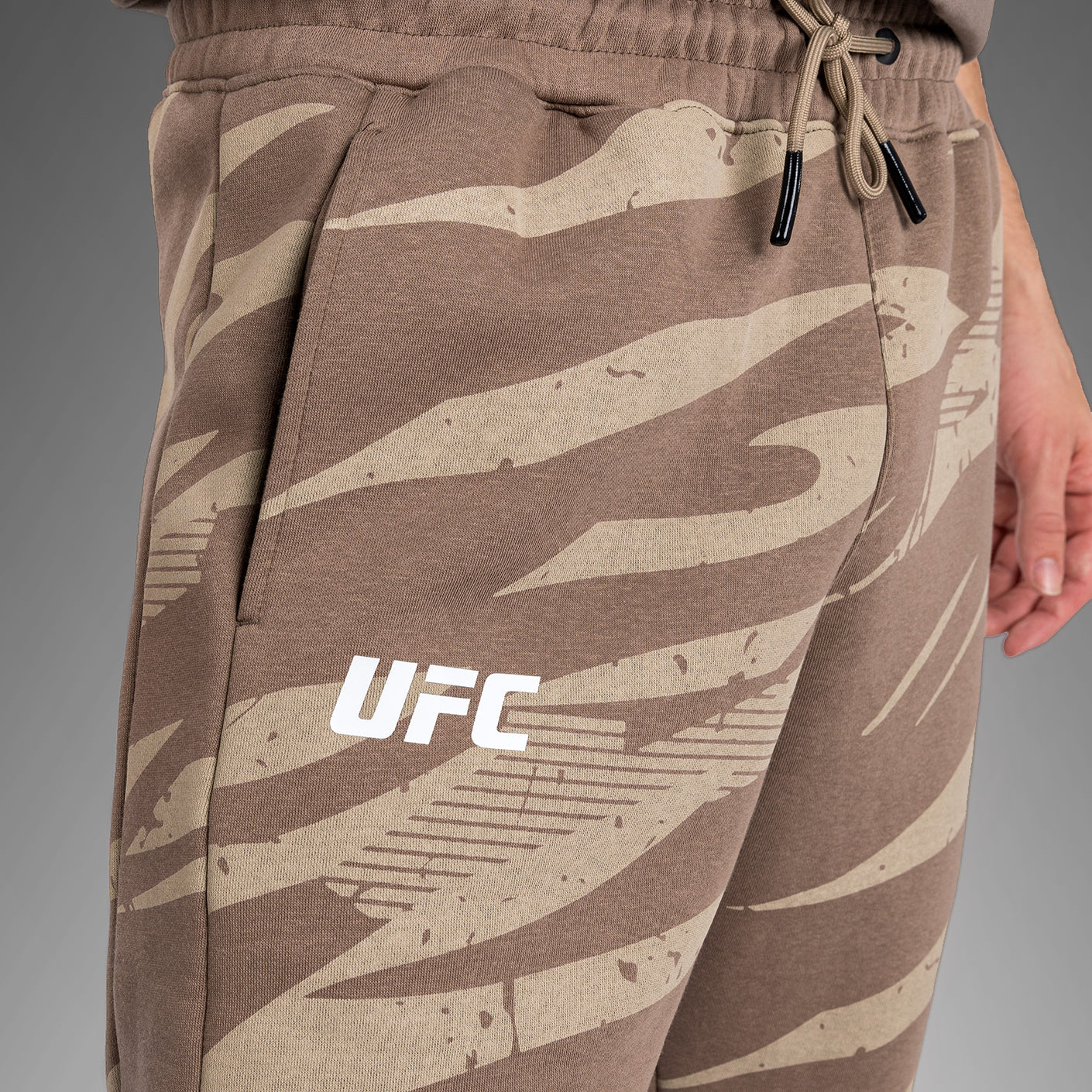 UFC Adrenaline by Venum Fight Week 男士长裤 – 沙漠迷彩