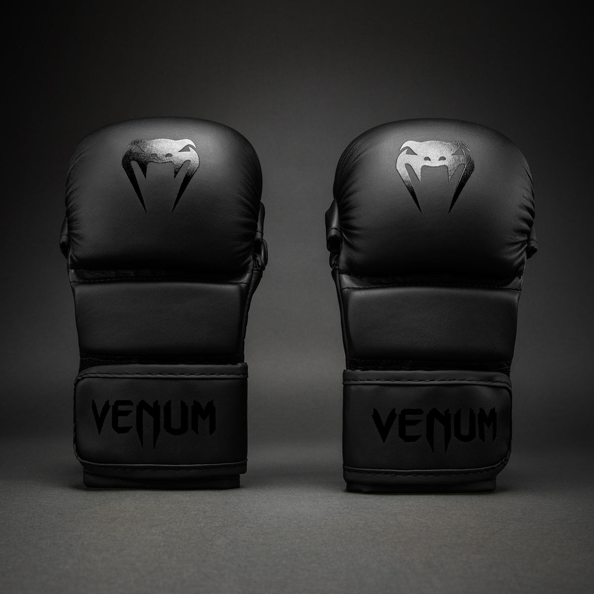 Venum Contender 1.5 对练手套 - 黑色