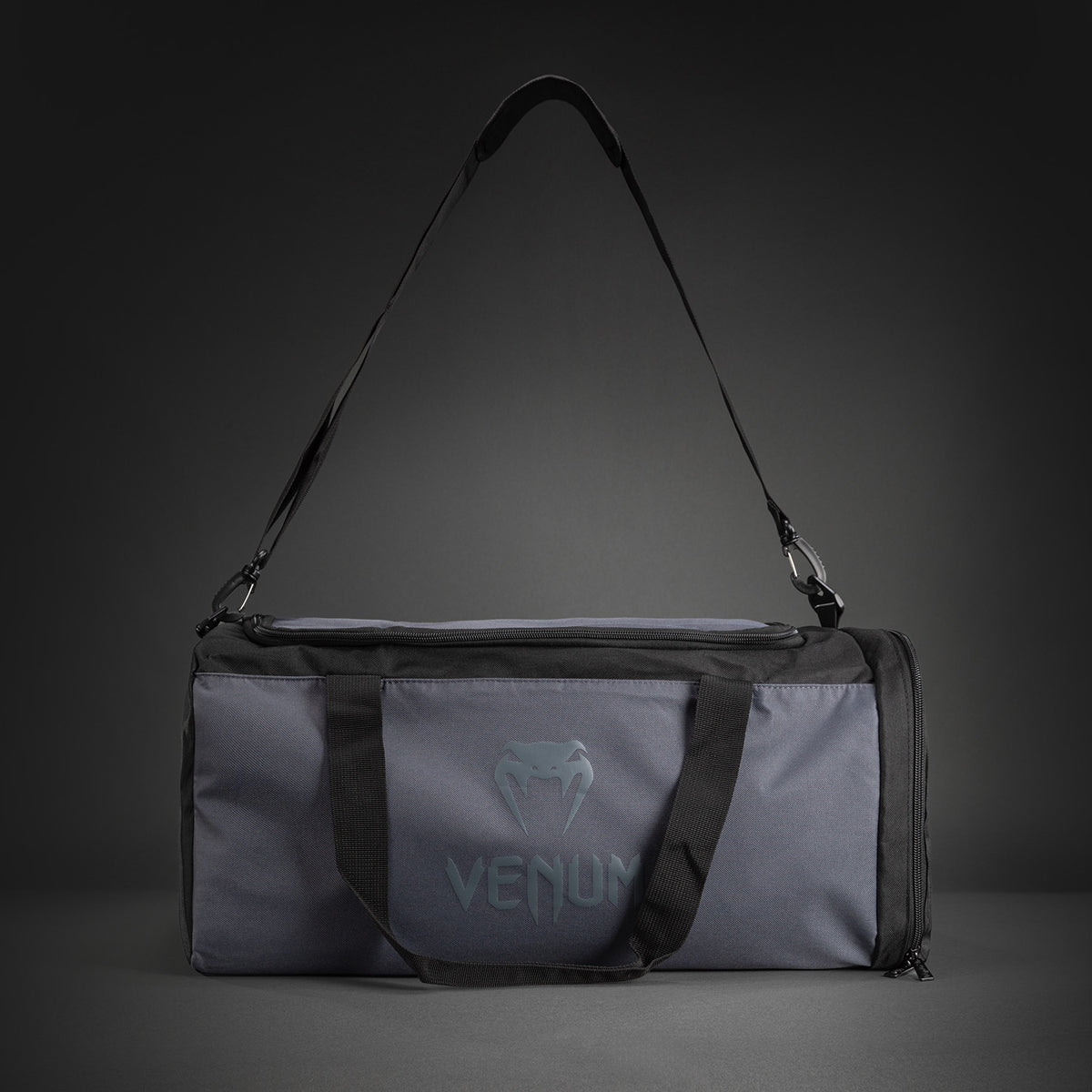 Venum Essential 运动包（37L）- 灰色/黑色
