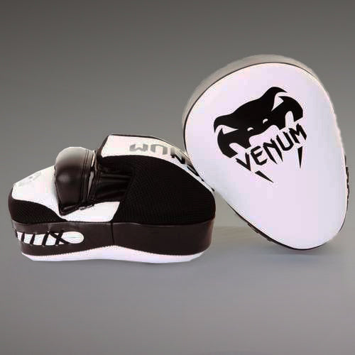 Venum Focus Mitts Cellular 2.0 - 白色/黑色（对）