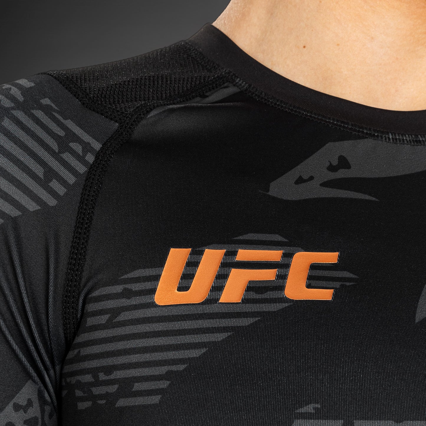 UFC Adrenaline by Venum Fight Week 女士紧身防磨衣–城市迷彩