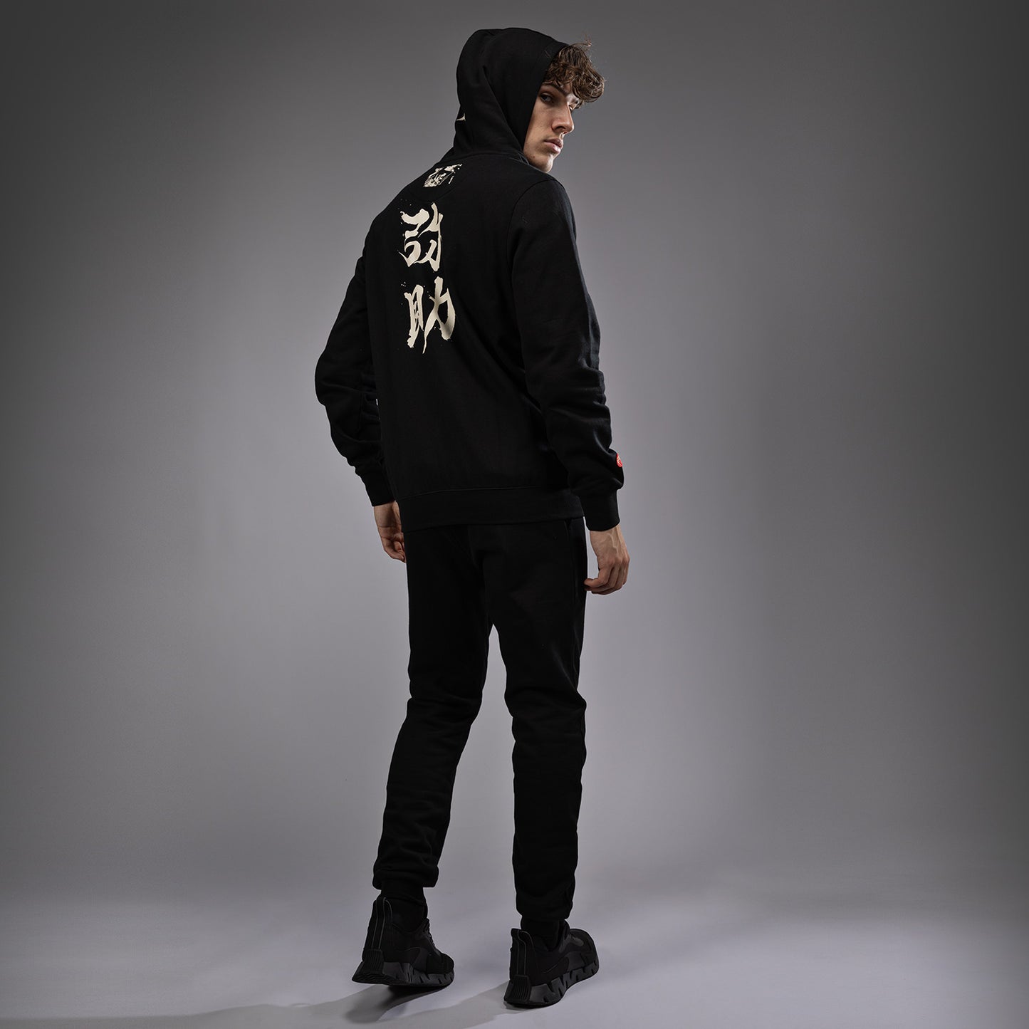 Venum x Assassin's Creed Shadows 连帽衫 – 黑色