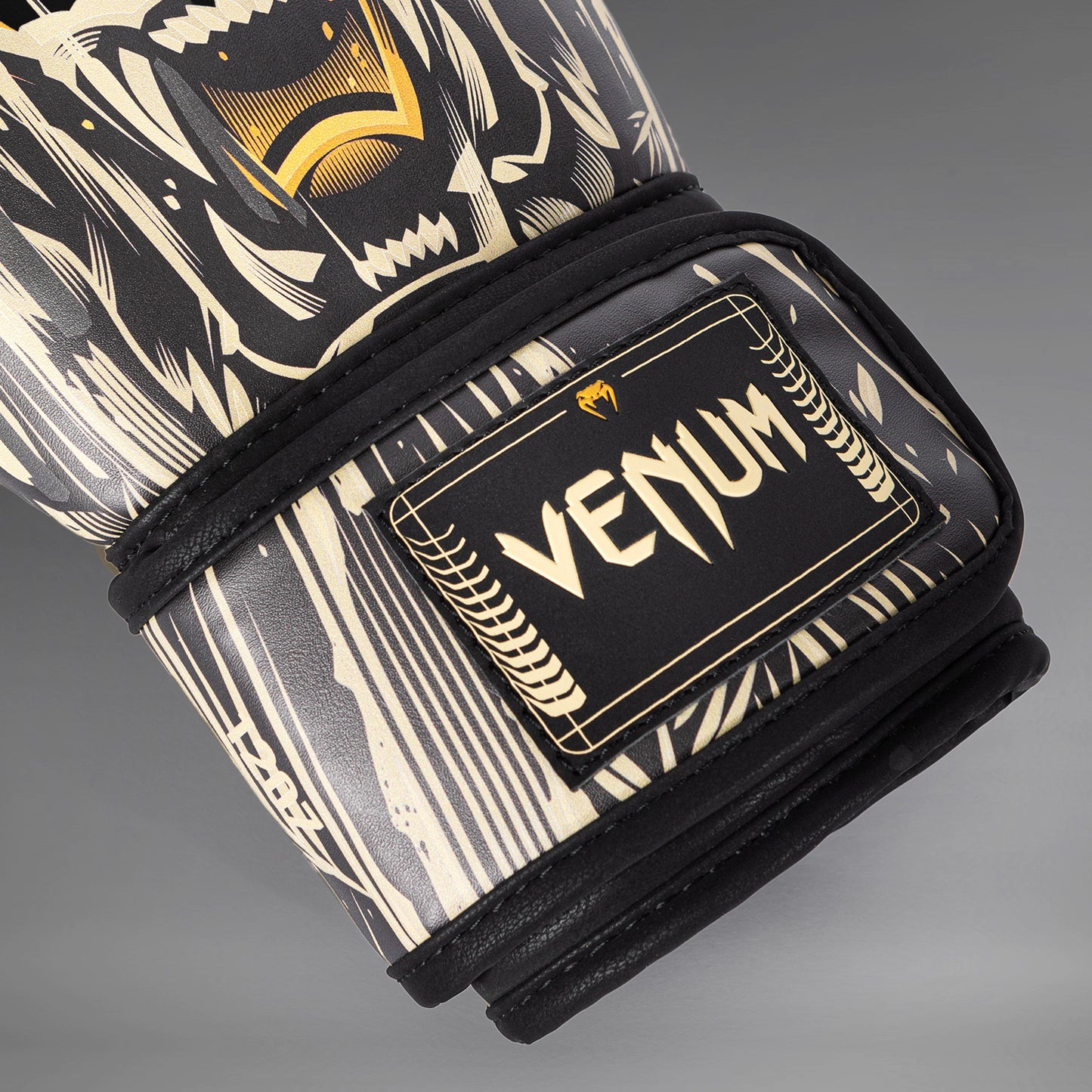 Venum Tiger 拳击手套 – 黑色/荧光橙