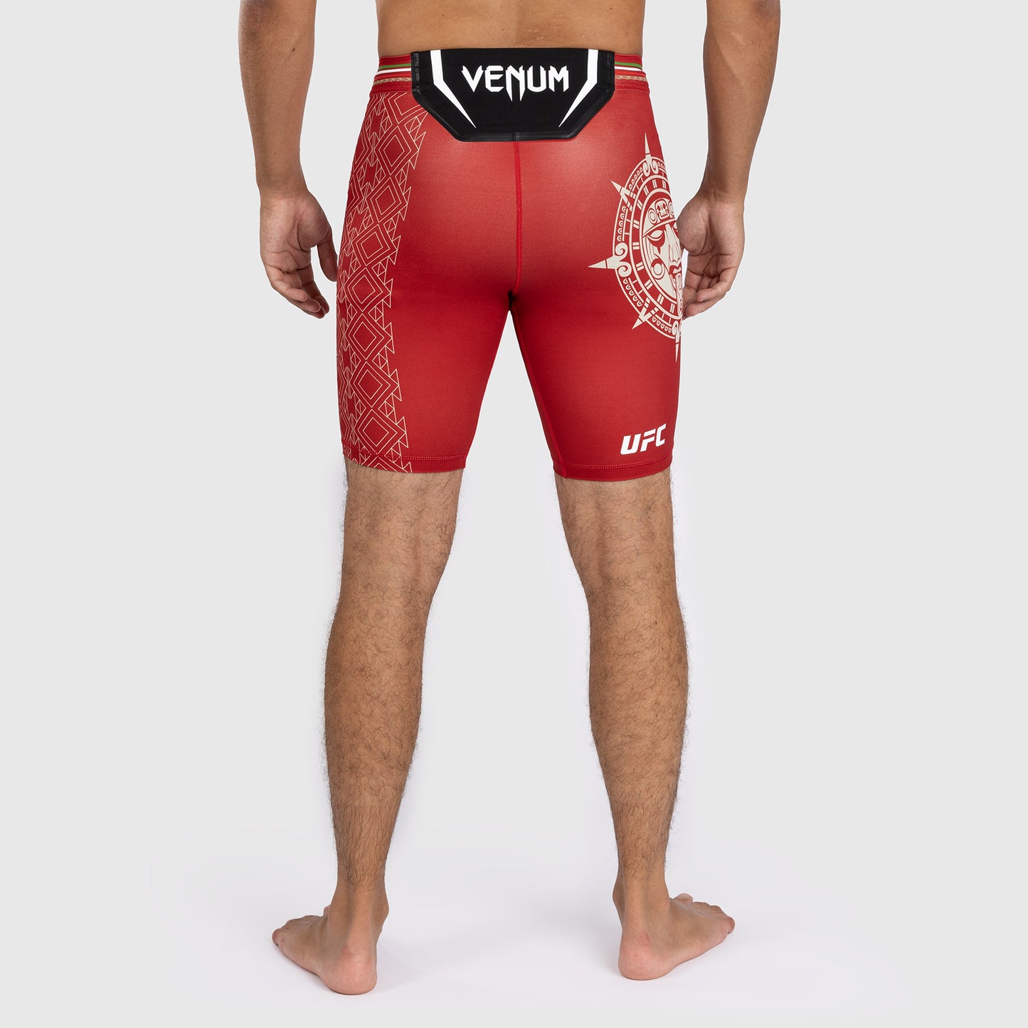 Noche UFC by Venum Authentic Fight Night 男士综合格斗短裤 – 红色