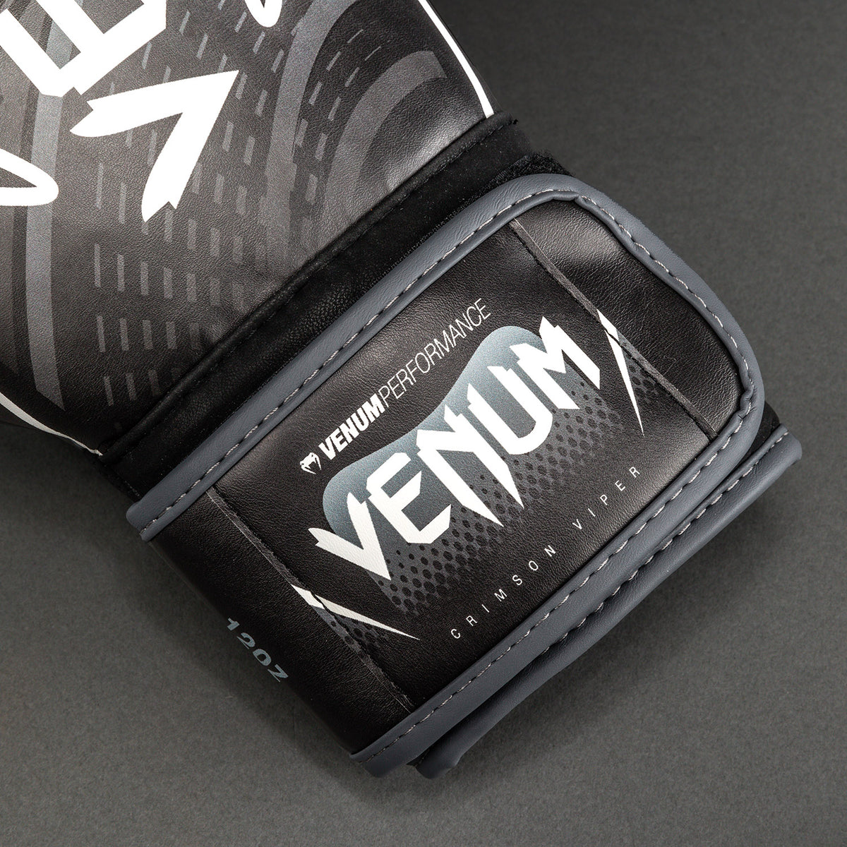 Venum Crimson Viper 2.0 Impact 拳击手套 - 黑色/灰色