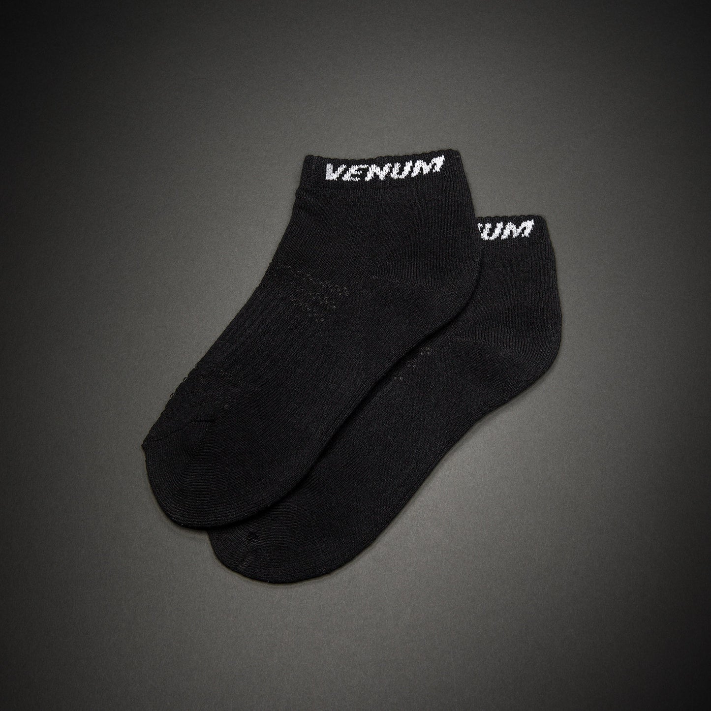 Venum Essential 脚踝袜（三双装）– 黑色/白色