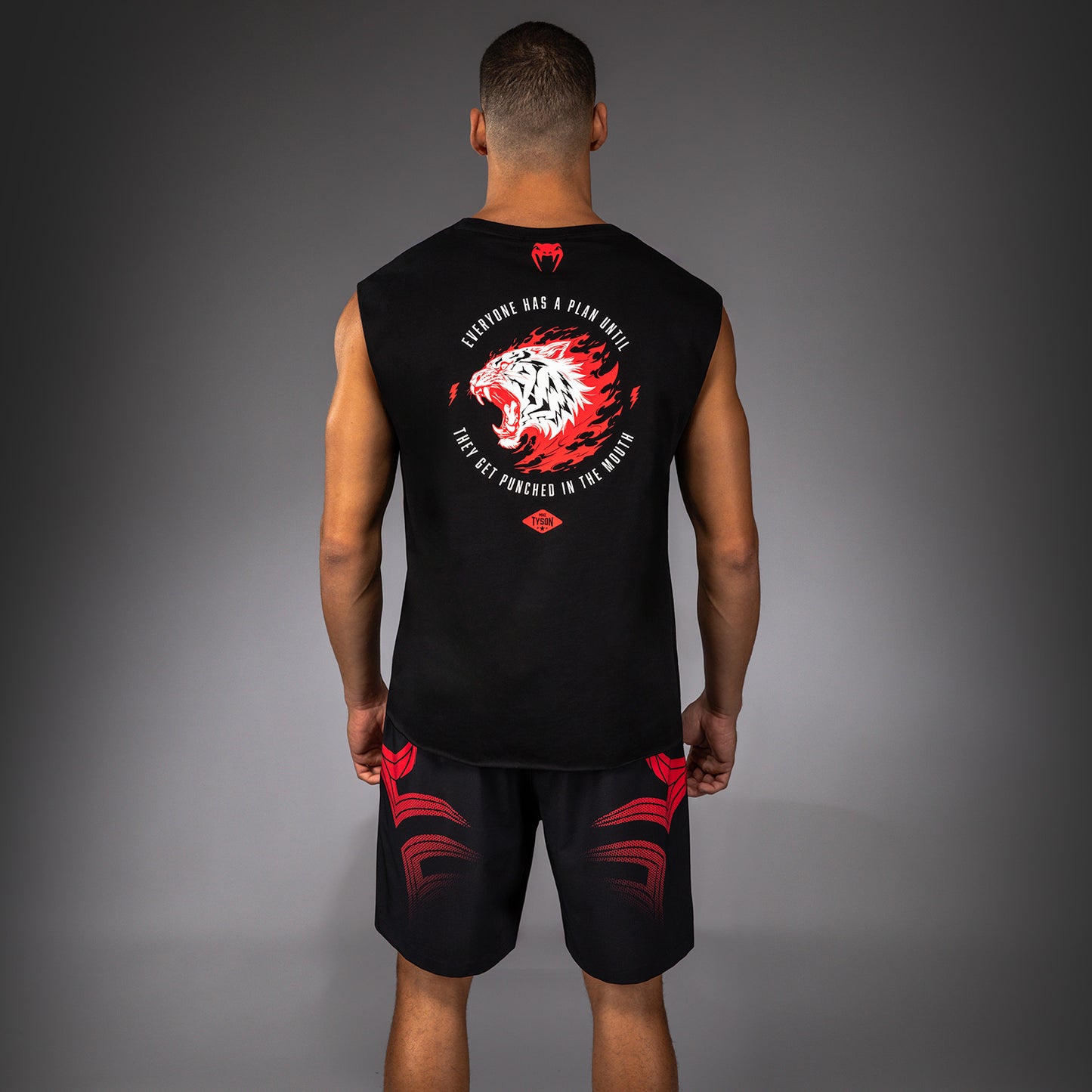 Venum x Mike Tyson Tiger无袖T恤 – 深黑色