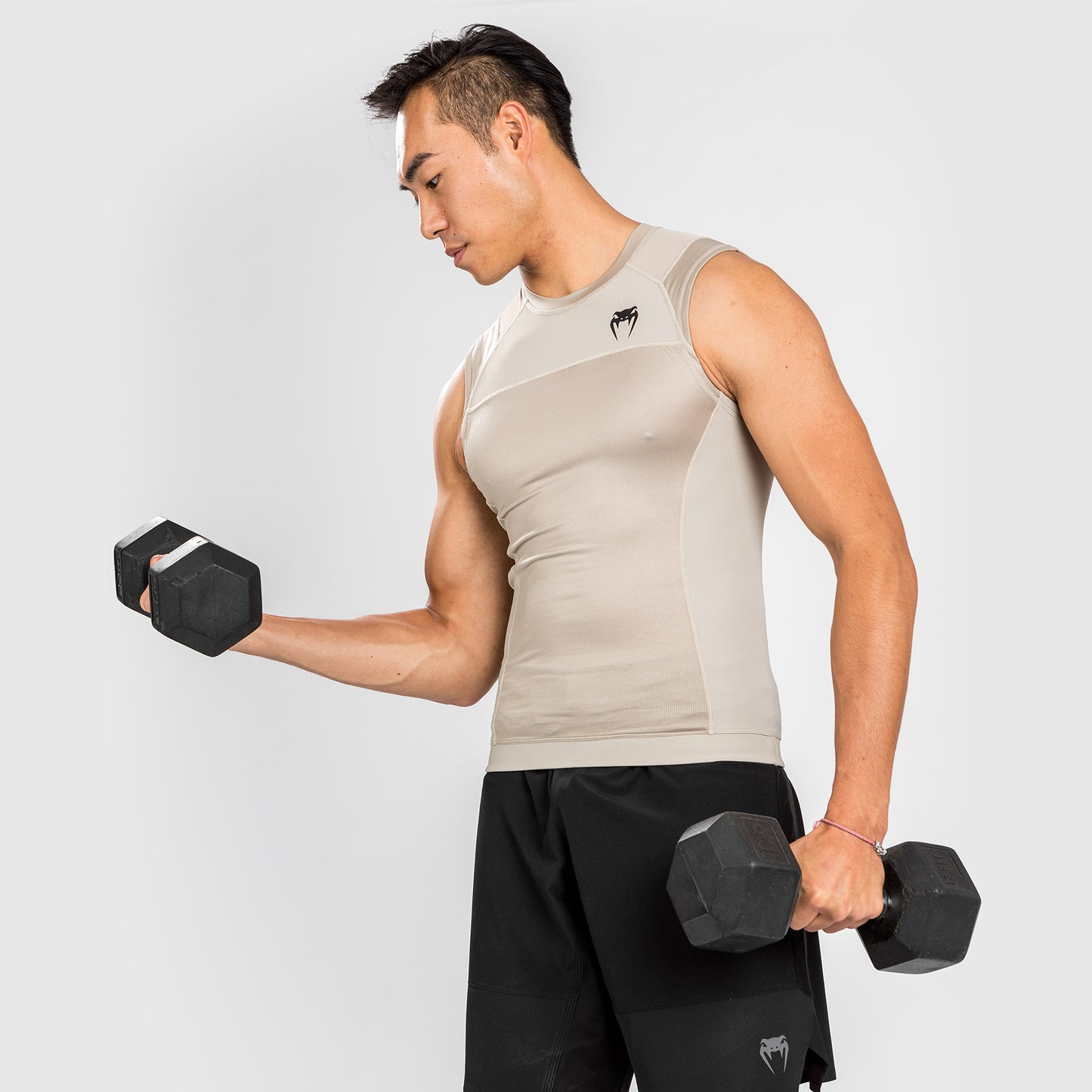 Venum G-Fit Air 紧身防磨衣–无袖–沙色