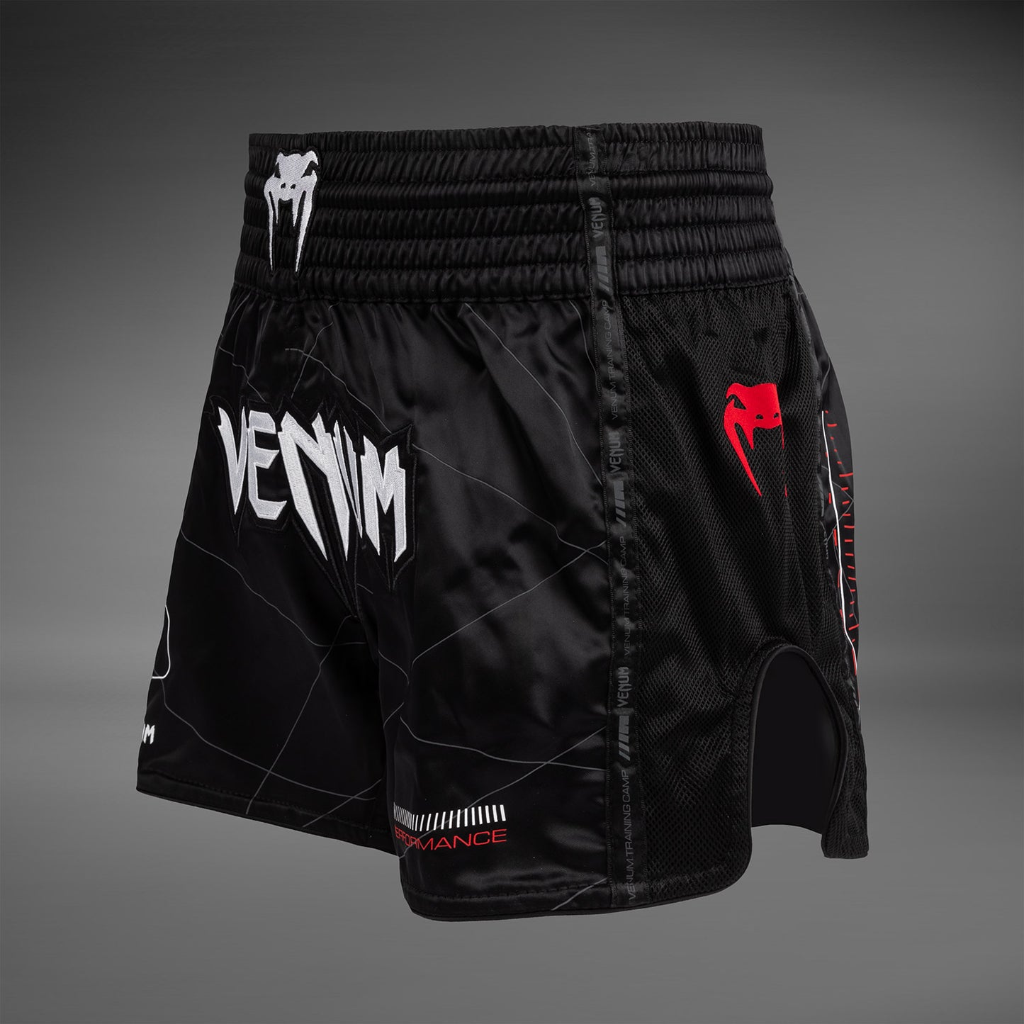 Venum Tactical XT 泰拳短裤 – 黑色/火红色