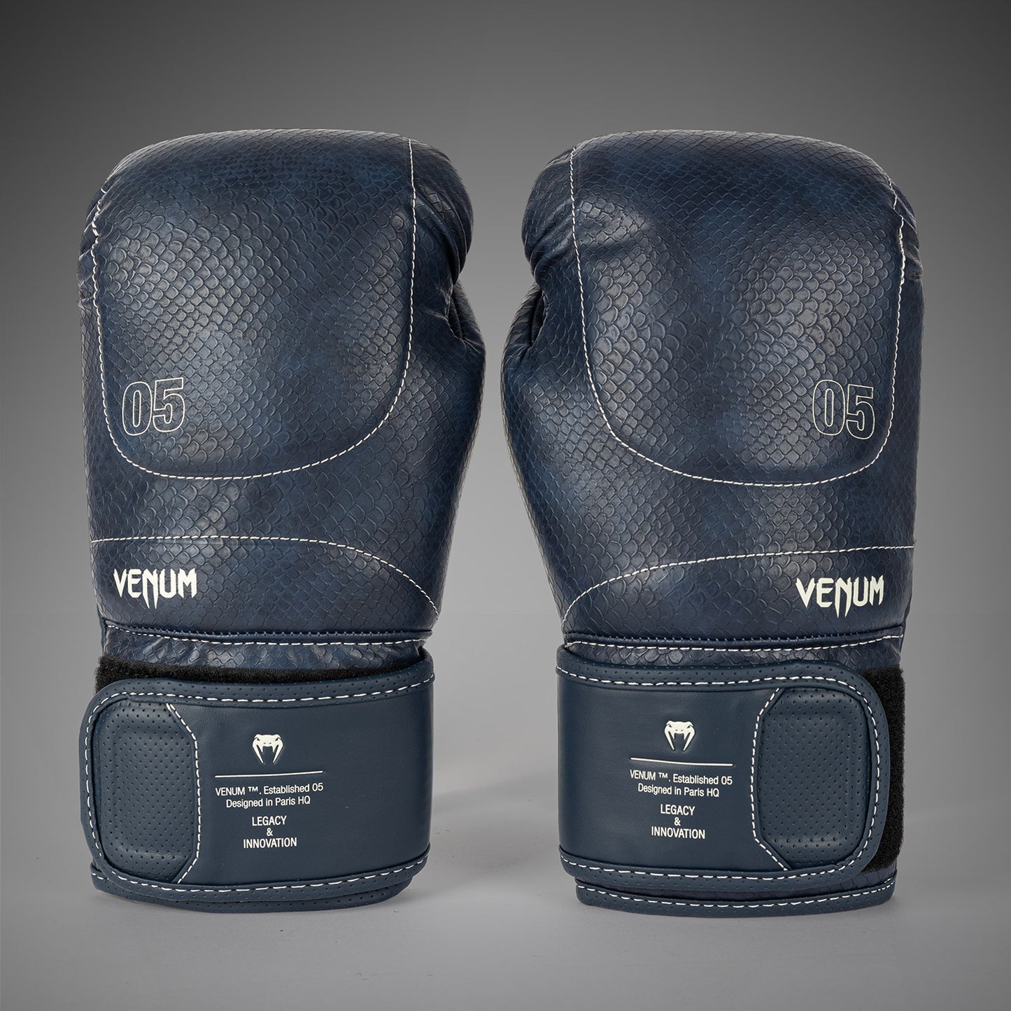 Venum Impact Evo Scales 拳击手套 – 午夜蓝