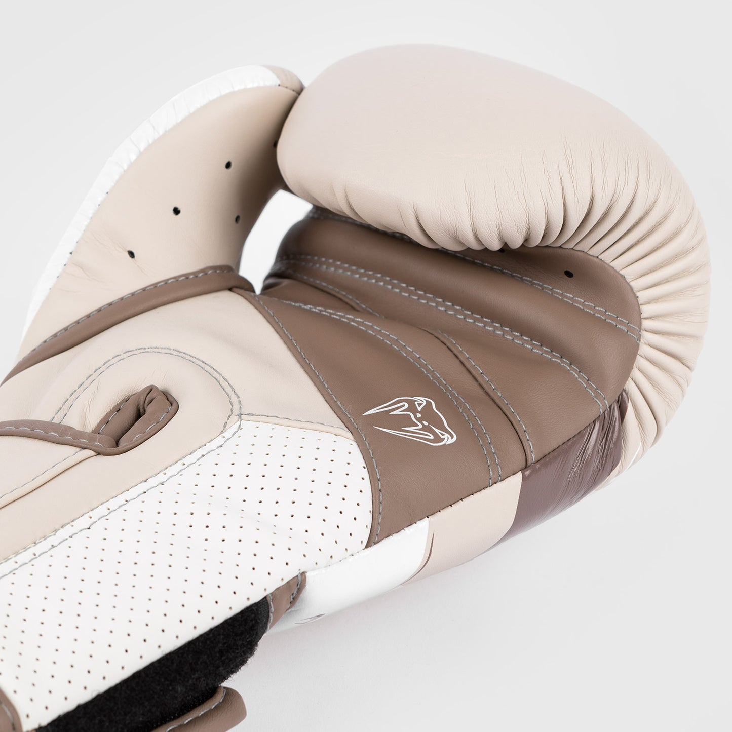 Venum Elite Evo 拳击手套–沙色