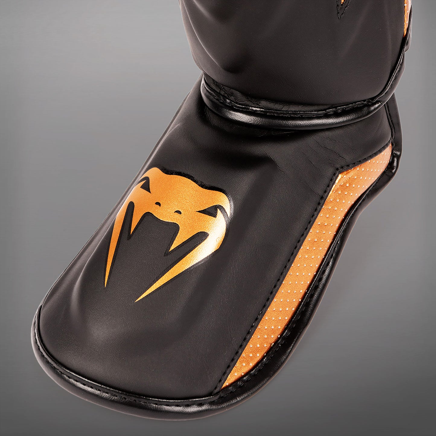 Venum Elite Evo 护胫 – 黑色/青铜色