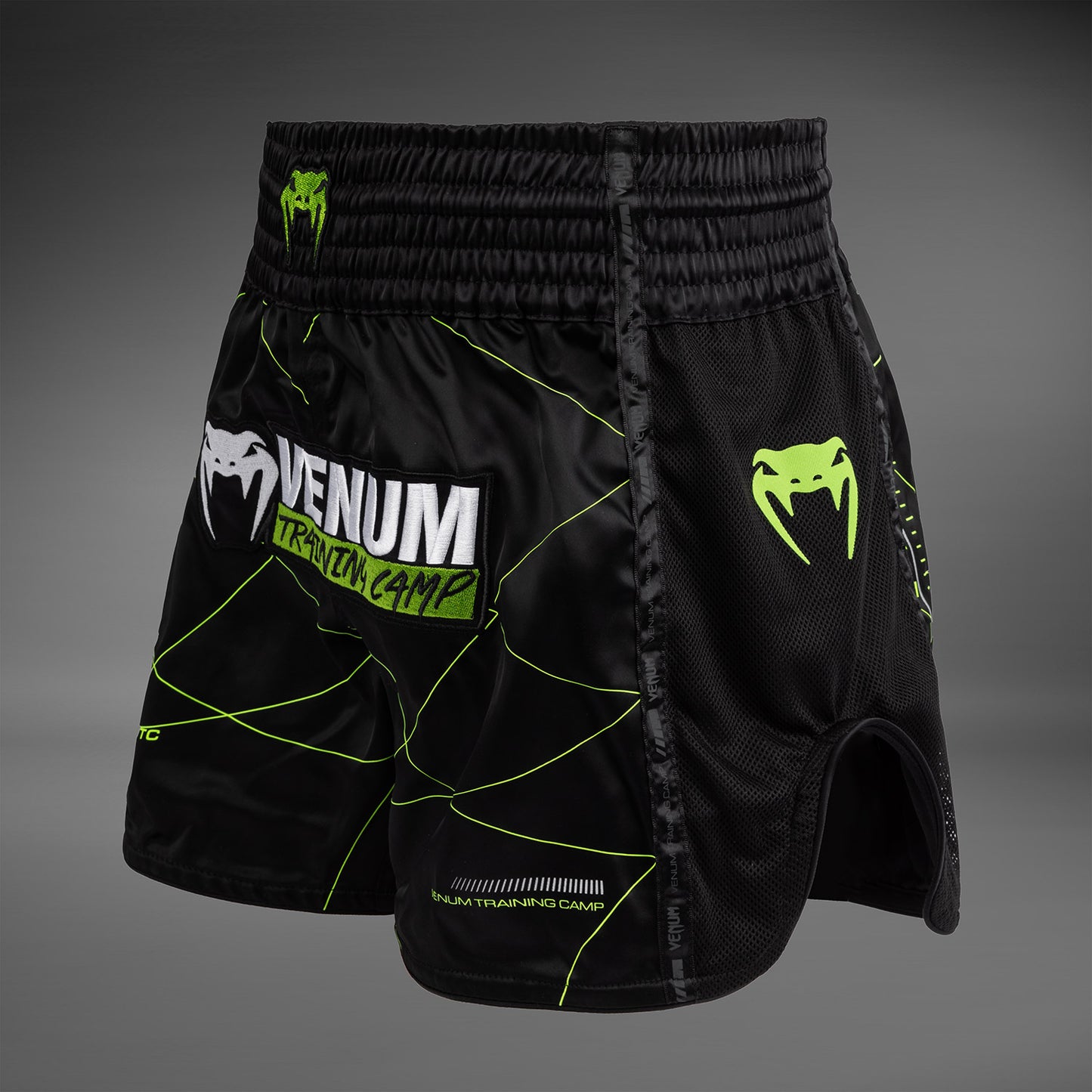 Venum Training Camp 4.0 泰拳短裤 – 黑色/荧光绿
