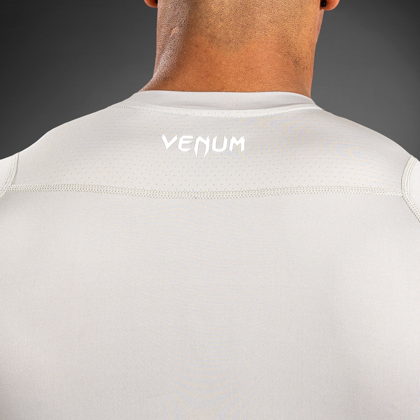 Venum Attack 男士短袖紧身防磨衣 – 沙色