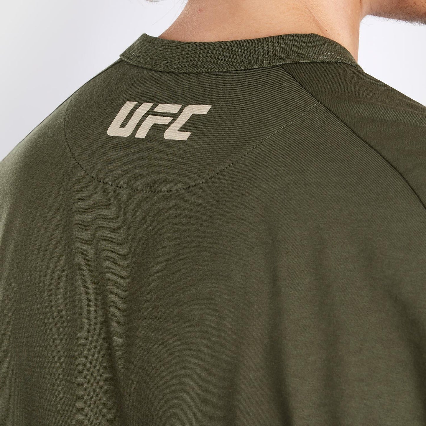 UFC Adrenaline by Venum Fight Week 男士长袖T恤 – 卡其色