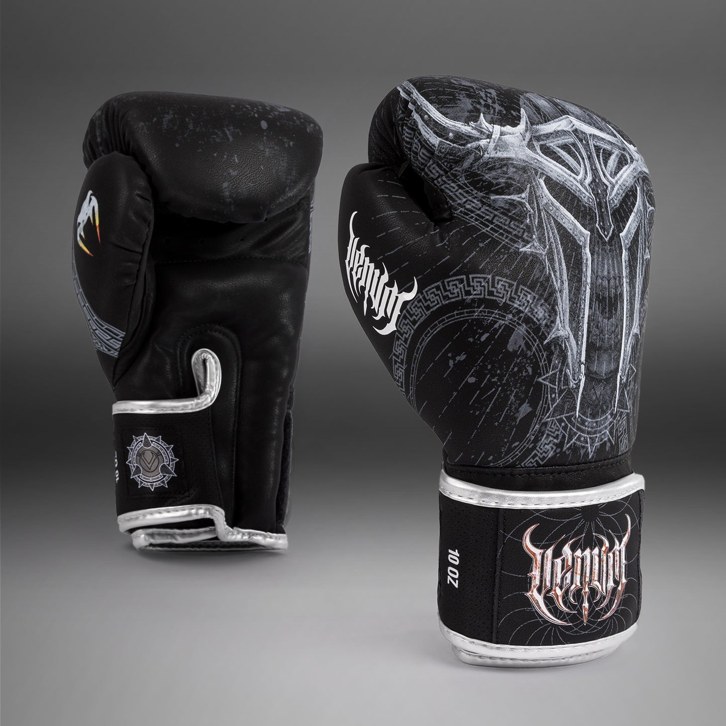 Venum Gladiator 5.0 拳击手套 – 黑色/银色