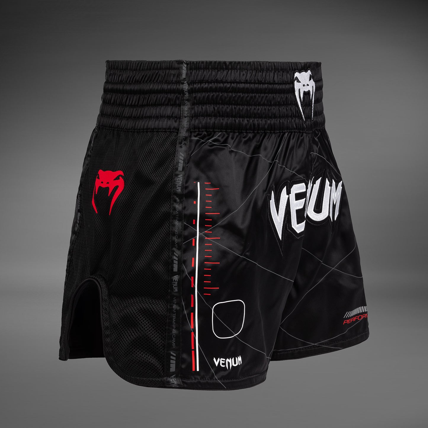 Venum Tactical XT 泰拳短裤 – 黑色/火红色