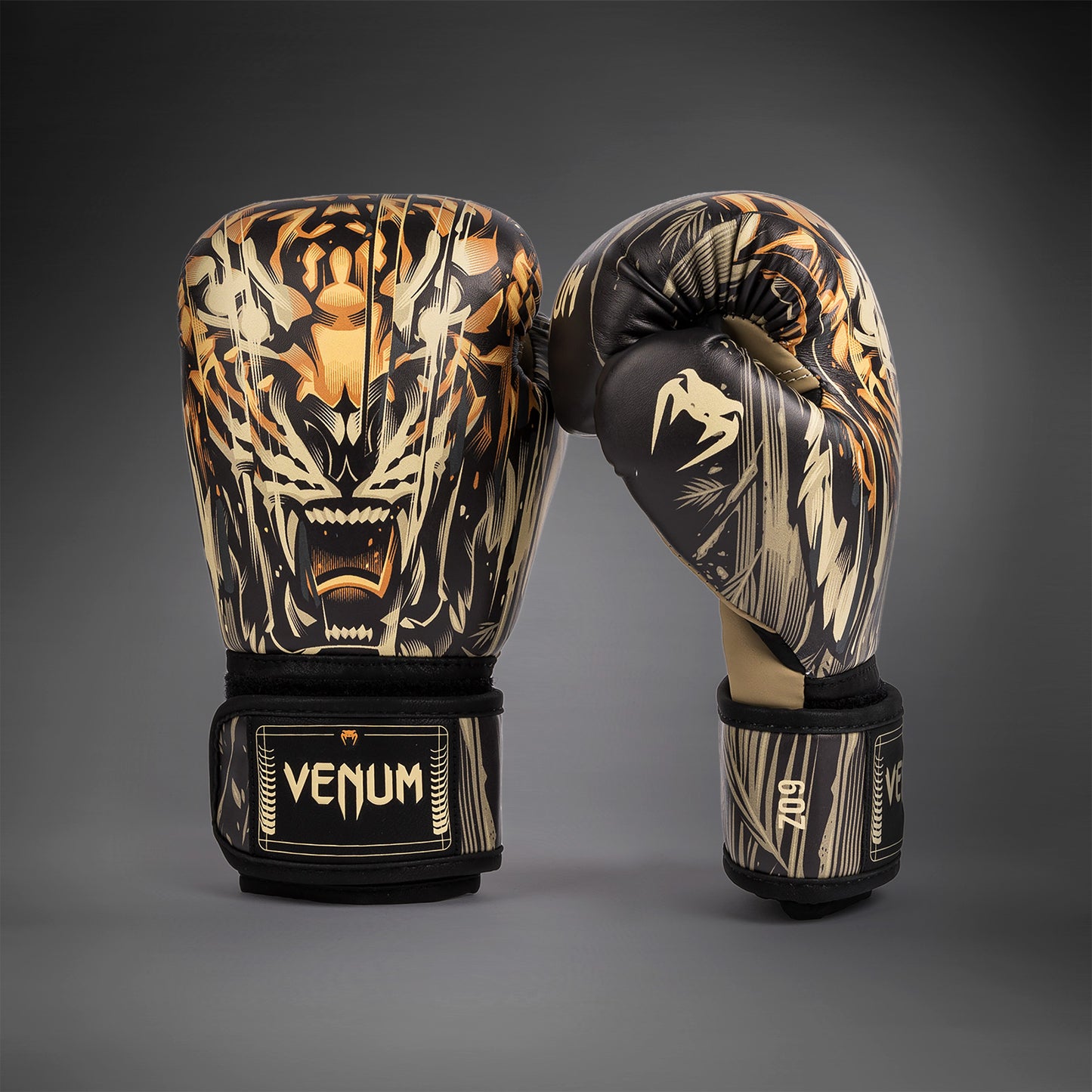 Venum Tiger 儿童款拳击手套 – 黑色/荧光橙色