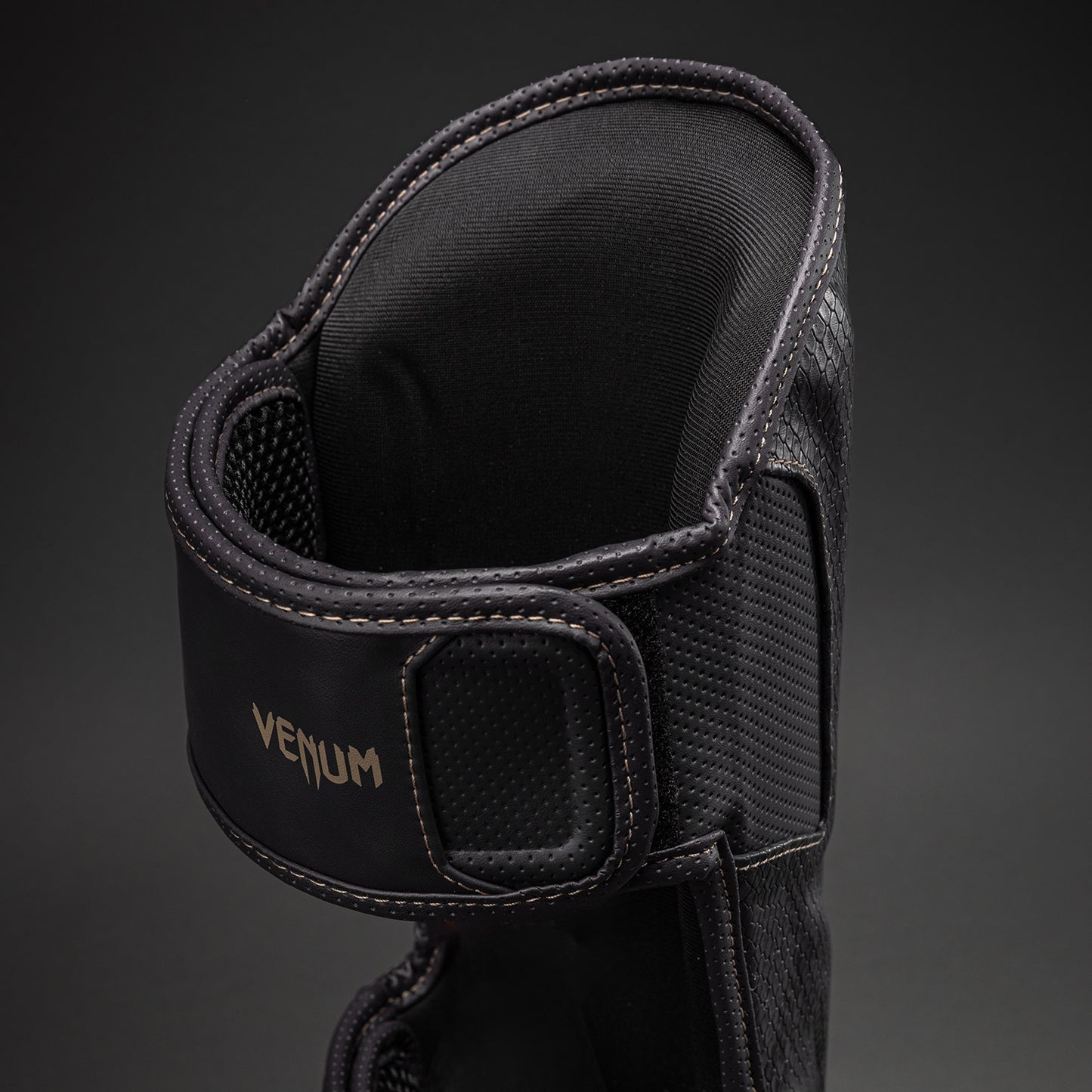 Venum Impact Evo 护胫 – 深灰色