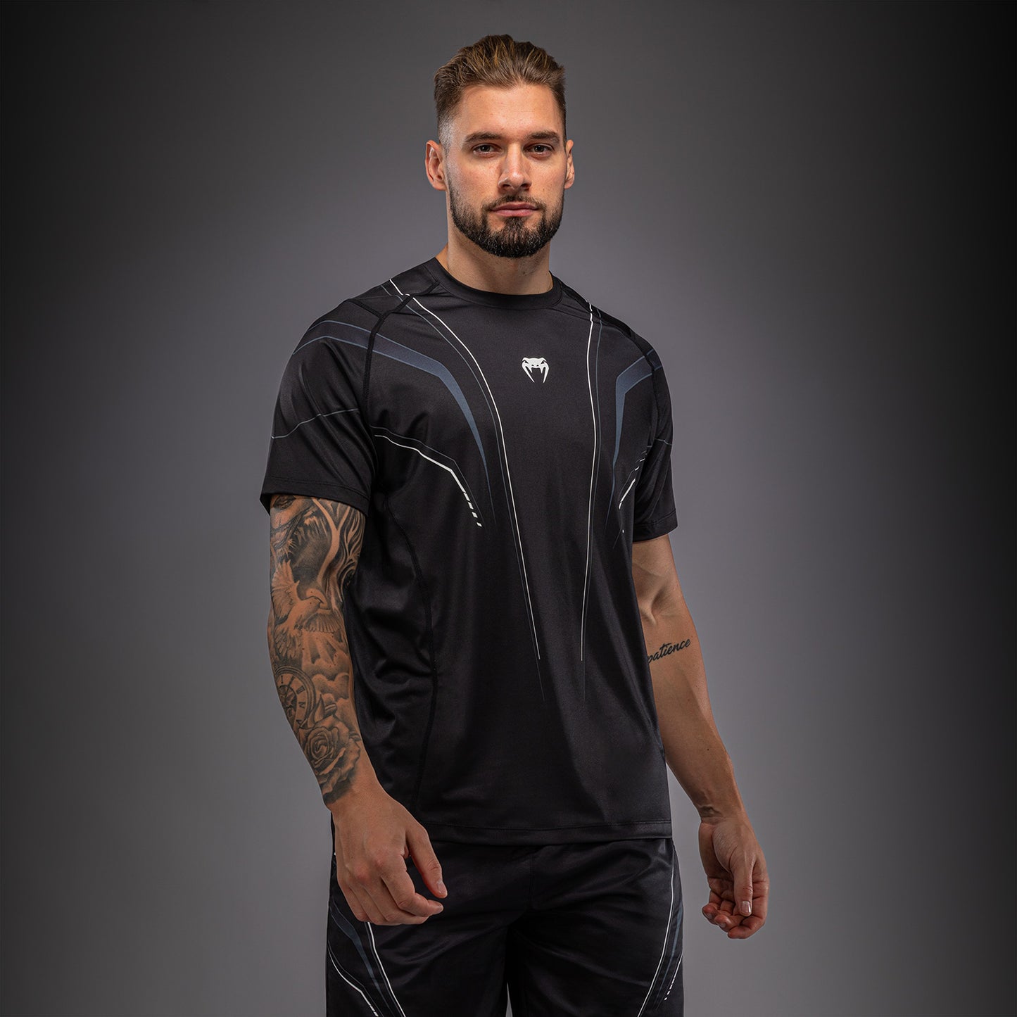 Venum Streamline Dry Tech T恤 – 黑色/白色