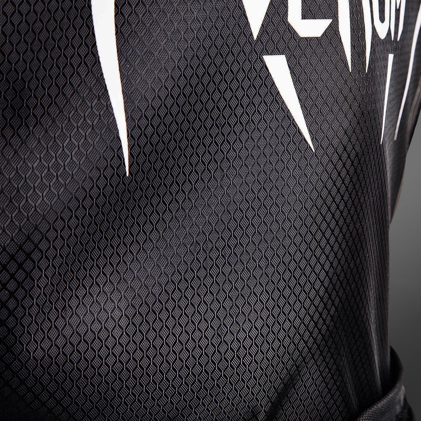 Venum Elite 负重背心 – 黑色/白色