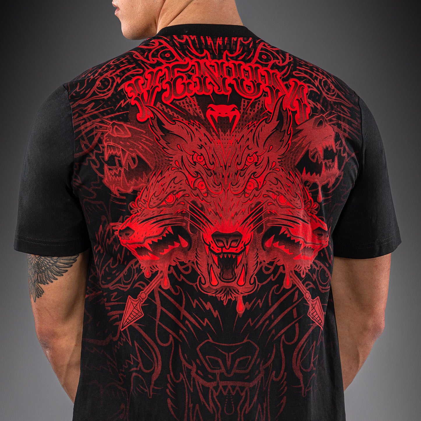 Venum Wolf Atak T恤 – 黑色/红色