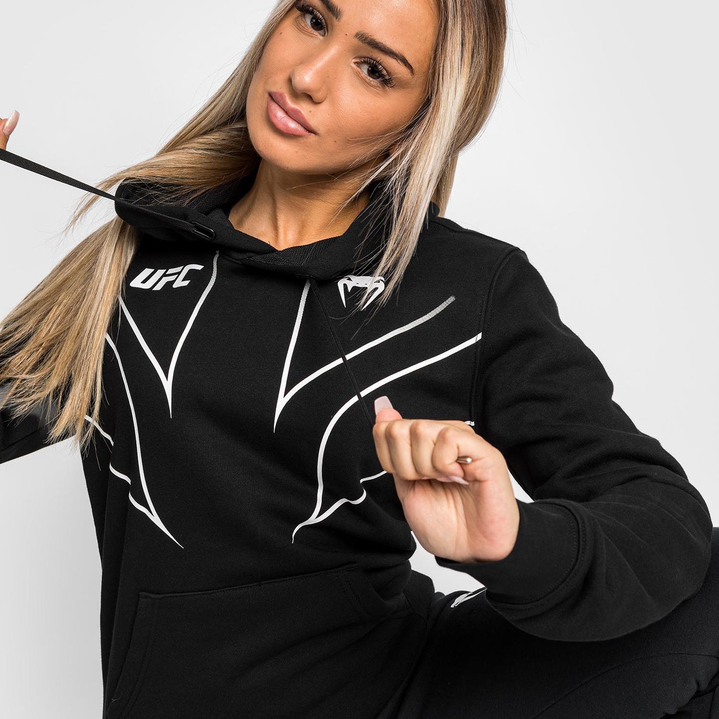 UFC Venum Fight Night 2.0 女士款连帽衫 – 黑色