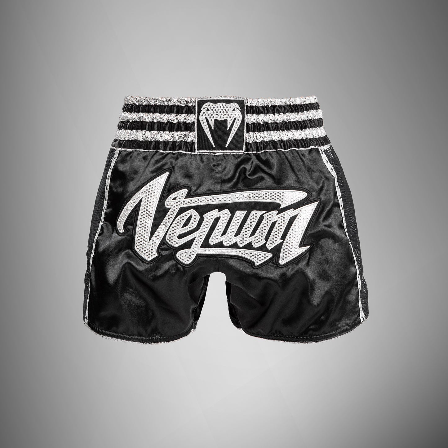 Venum Absolute 2.0 泰拳短裤 – 黑色/银色