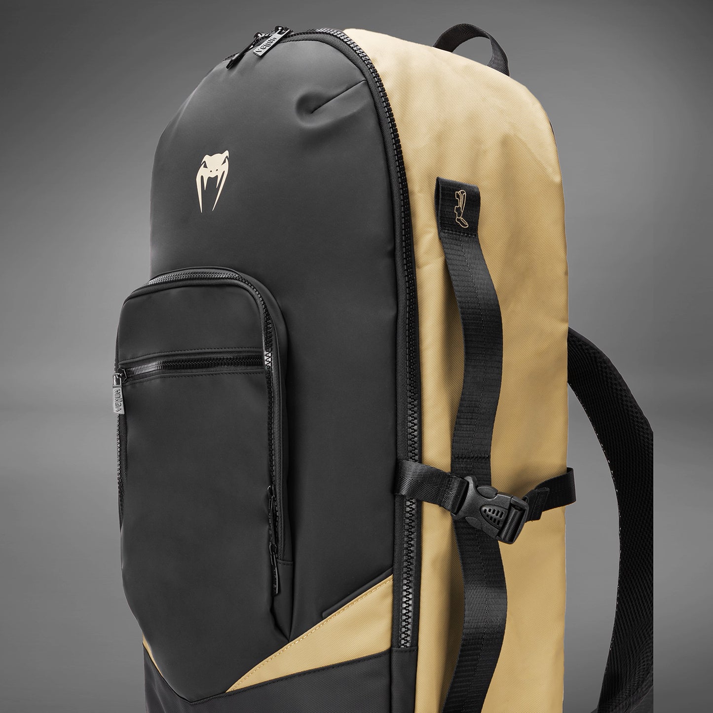 Venum Evo 2 Xtrem 背包 (50-63L) – 黑色/沙色