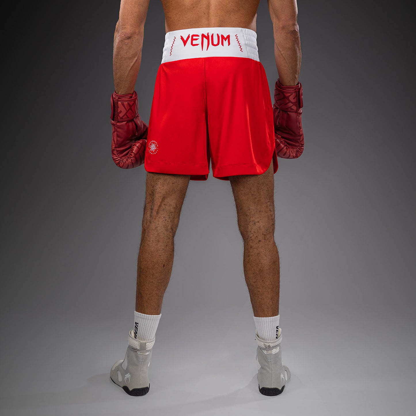 Venum Classic 拳击短裤 – 火红色