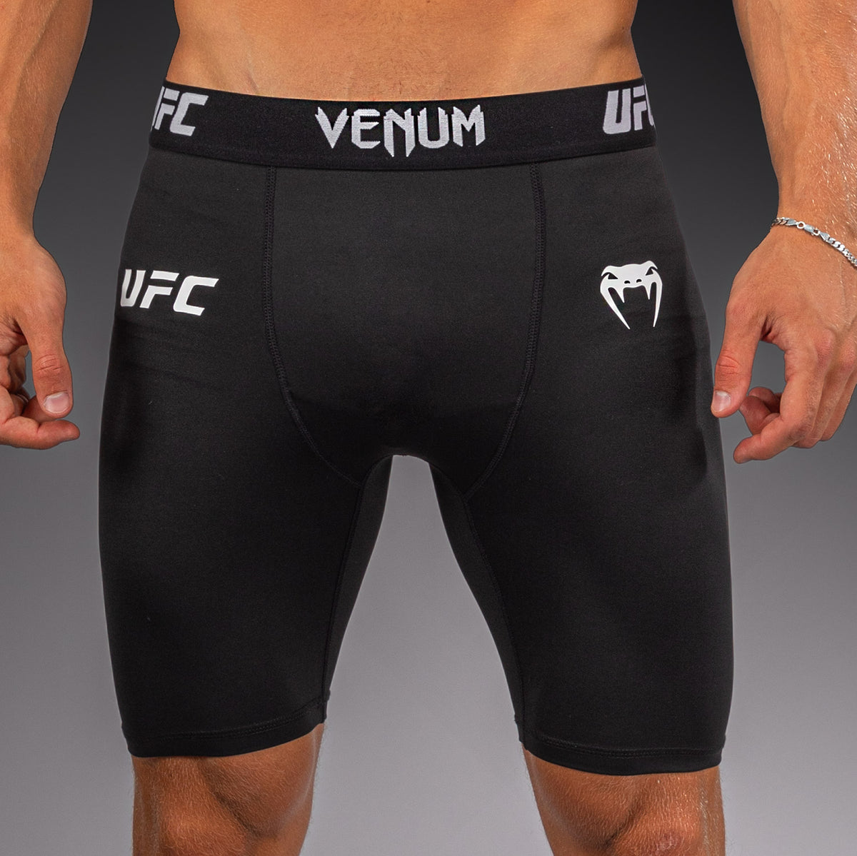 Venum UFC Unity by Venum Authentic Fight Week 男子功能压缩短裤 - 黑色