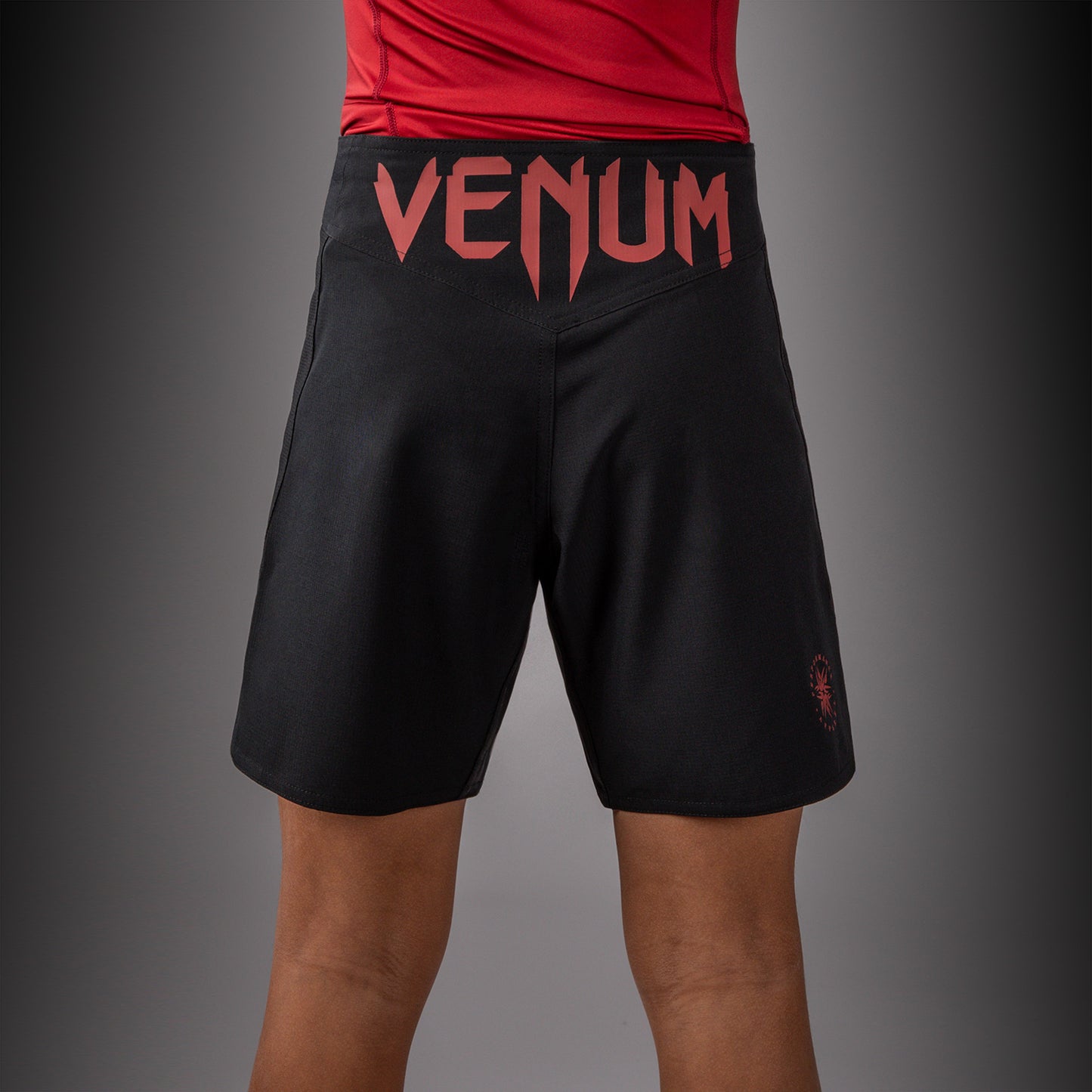 Venum Attack 儿童格斗短裤 - 黑色/红色