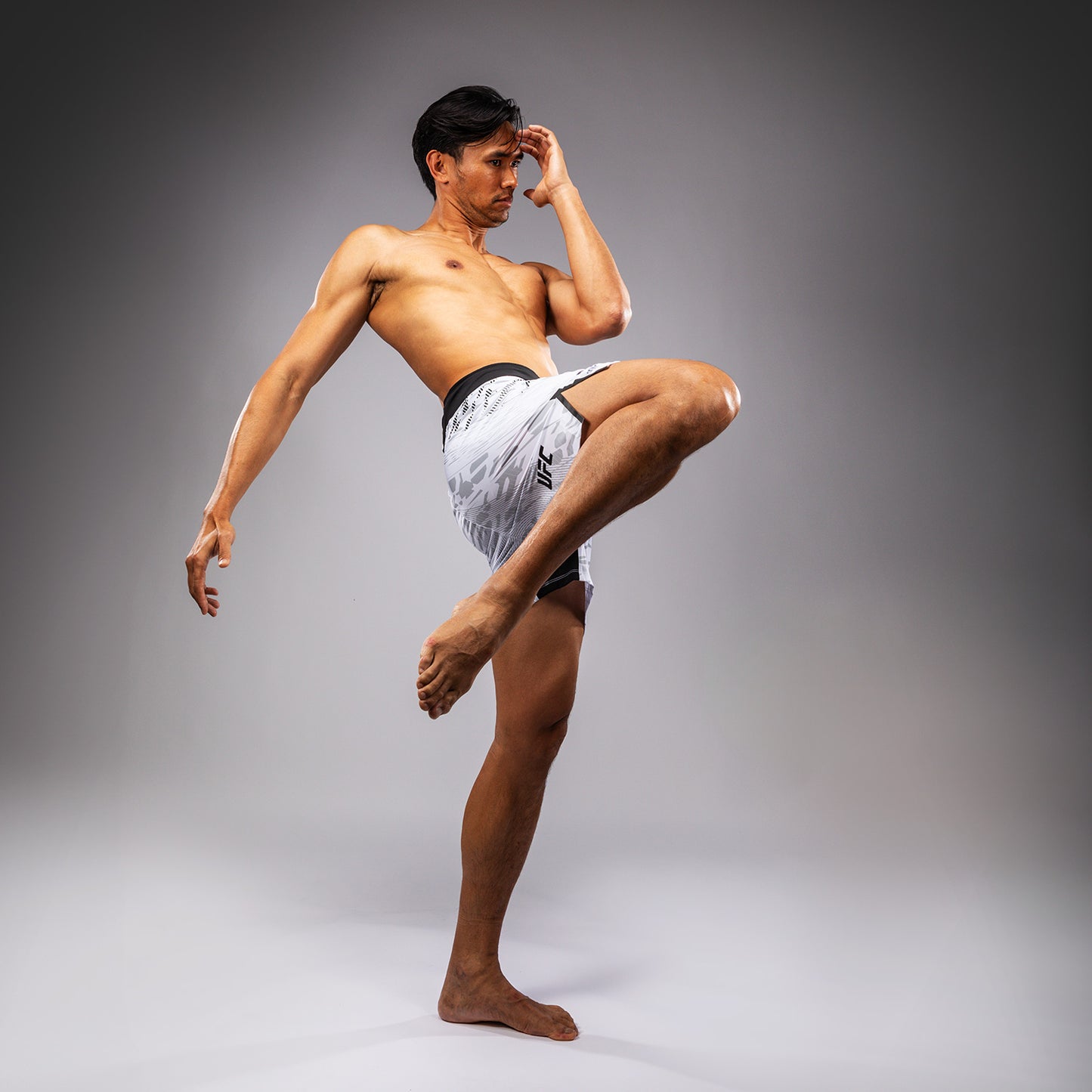 UFC Fusion by Venum Authentic Fight Night 男士格斗短裤 – 短款 – 白色