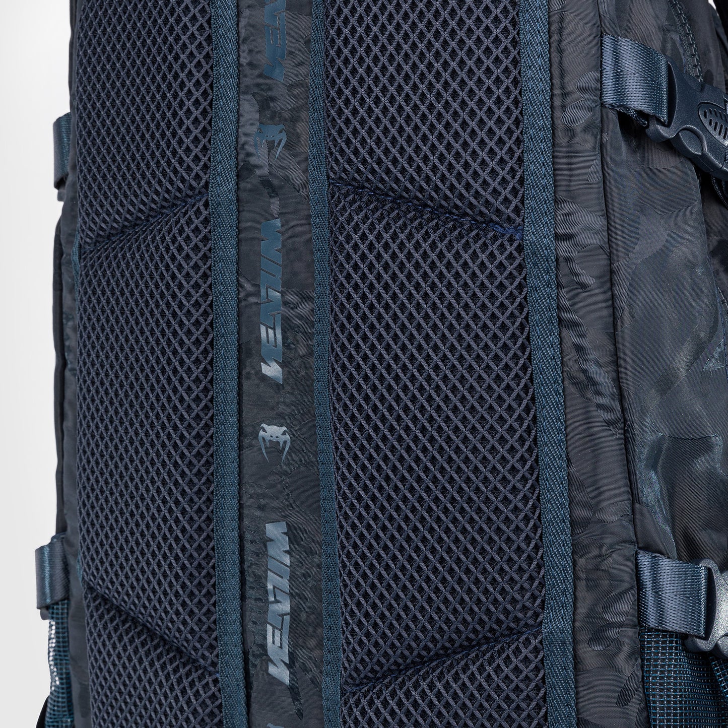 Venum Challenger Pro 背包 (20-25L) – 迷彩色/蓝色
