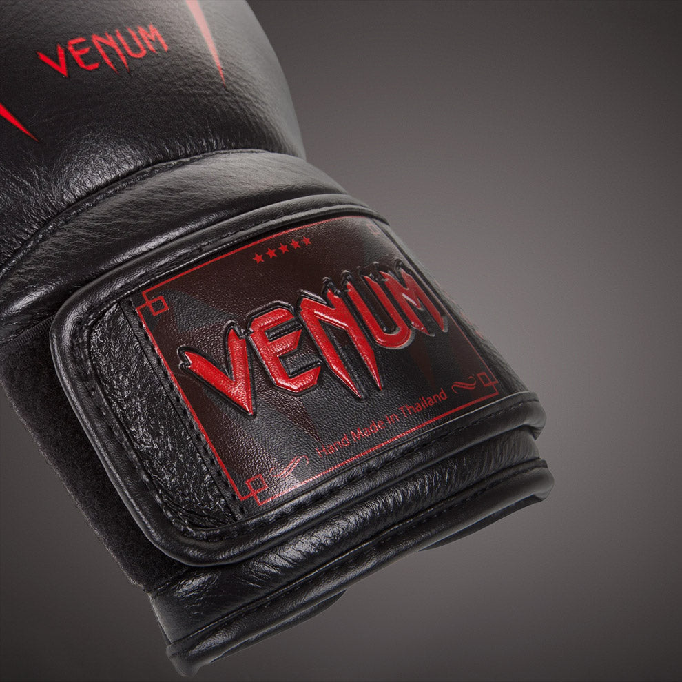 Venum Giant 3.0 拳击手套 – Nappa皮革黑魔