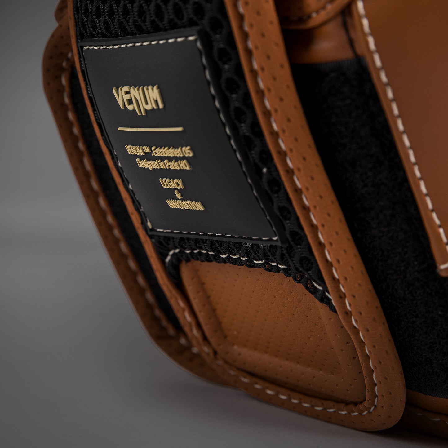 Venum Impact Evo 头盔 – 哈瓦那色