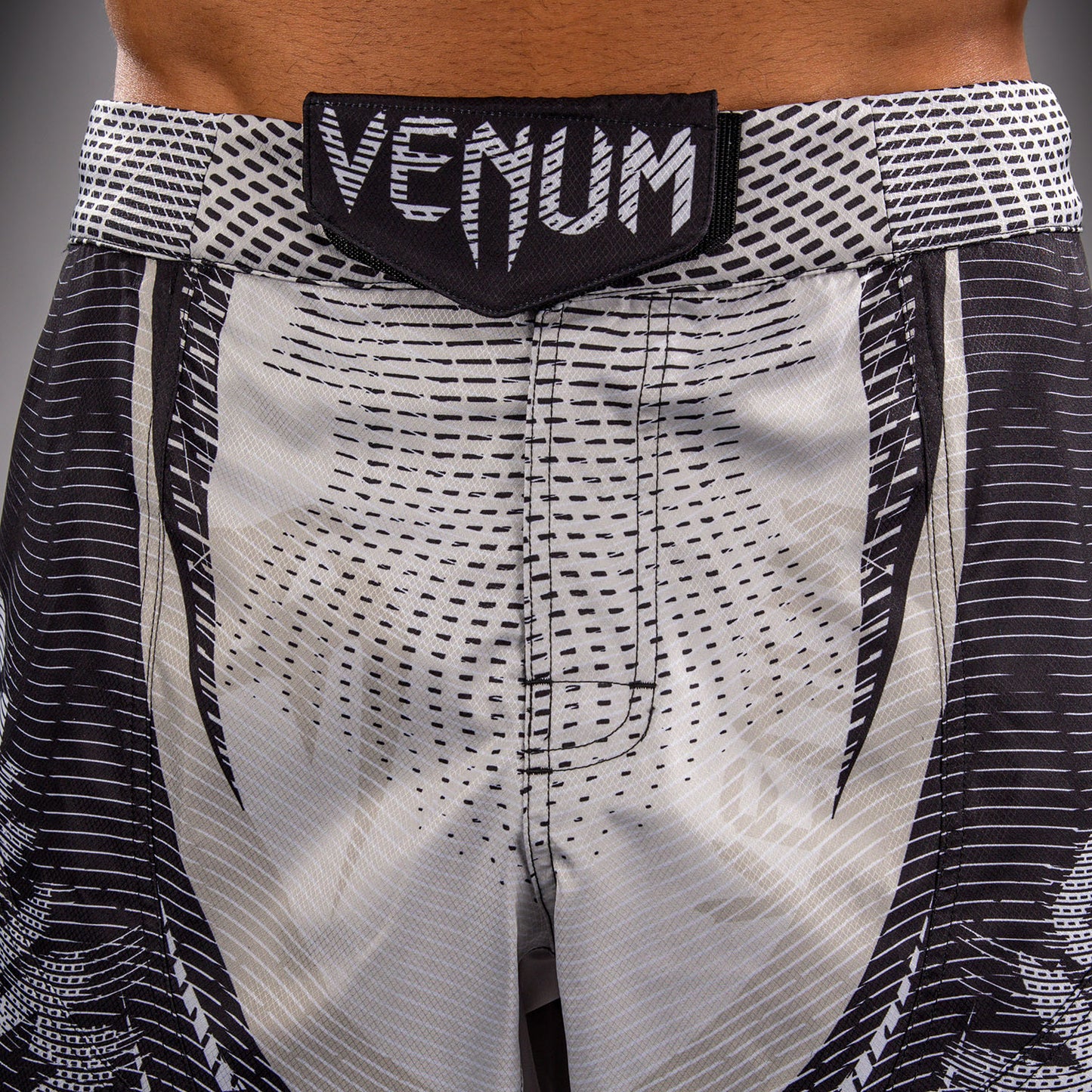 Venum Galactic 3.0 格斗短裤 - 奶白色/黑色