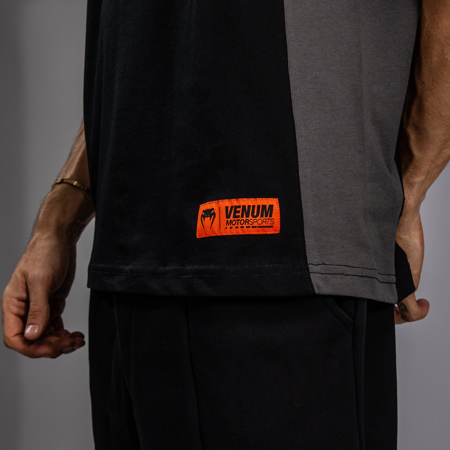 Venum Motorsport T恤 – 深黑色