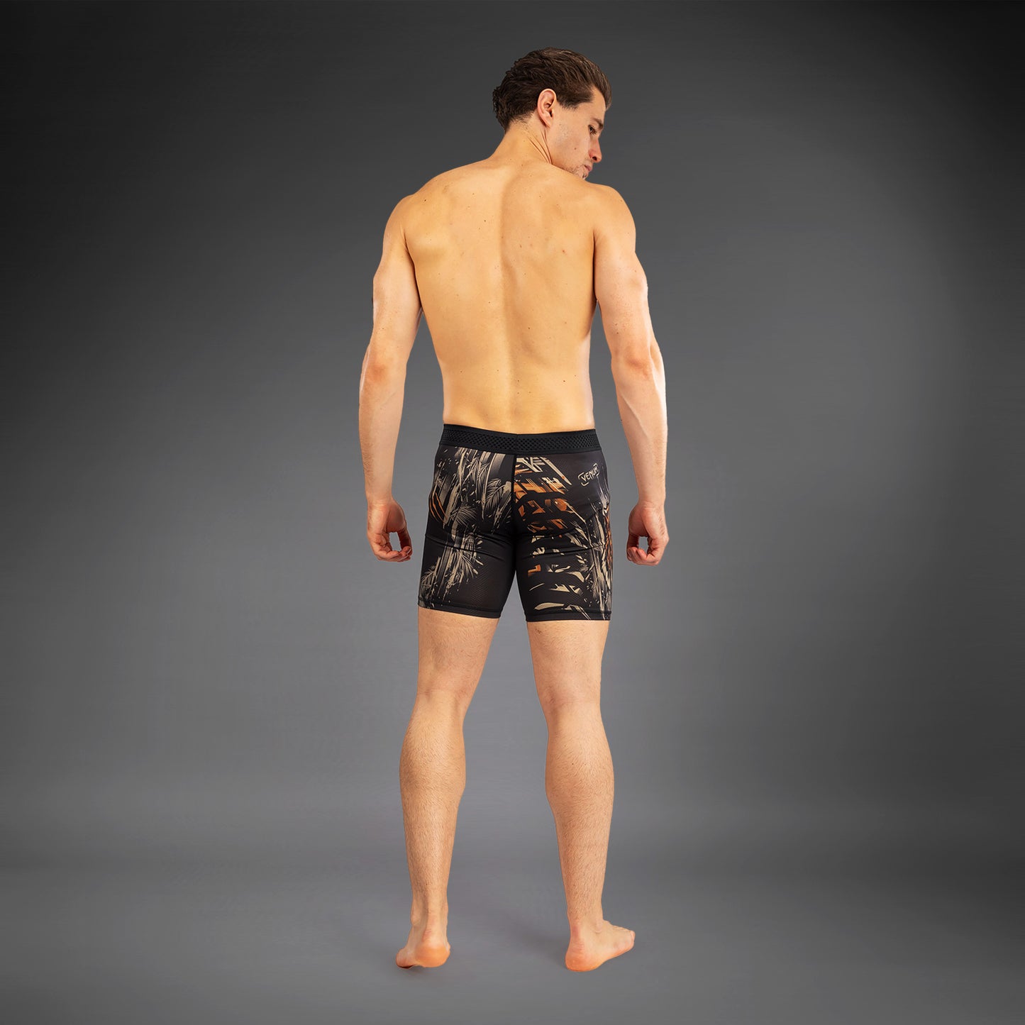 Venum Tiger 男士综合格斗短裤 – 黑色/荧光橙