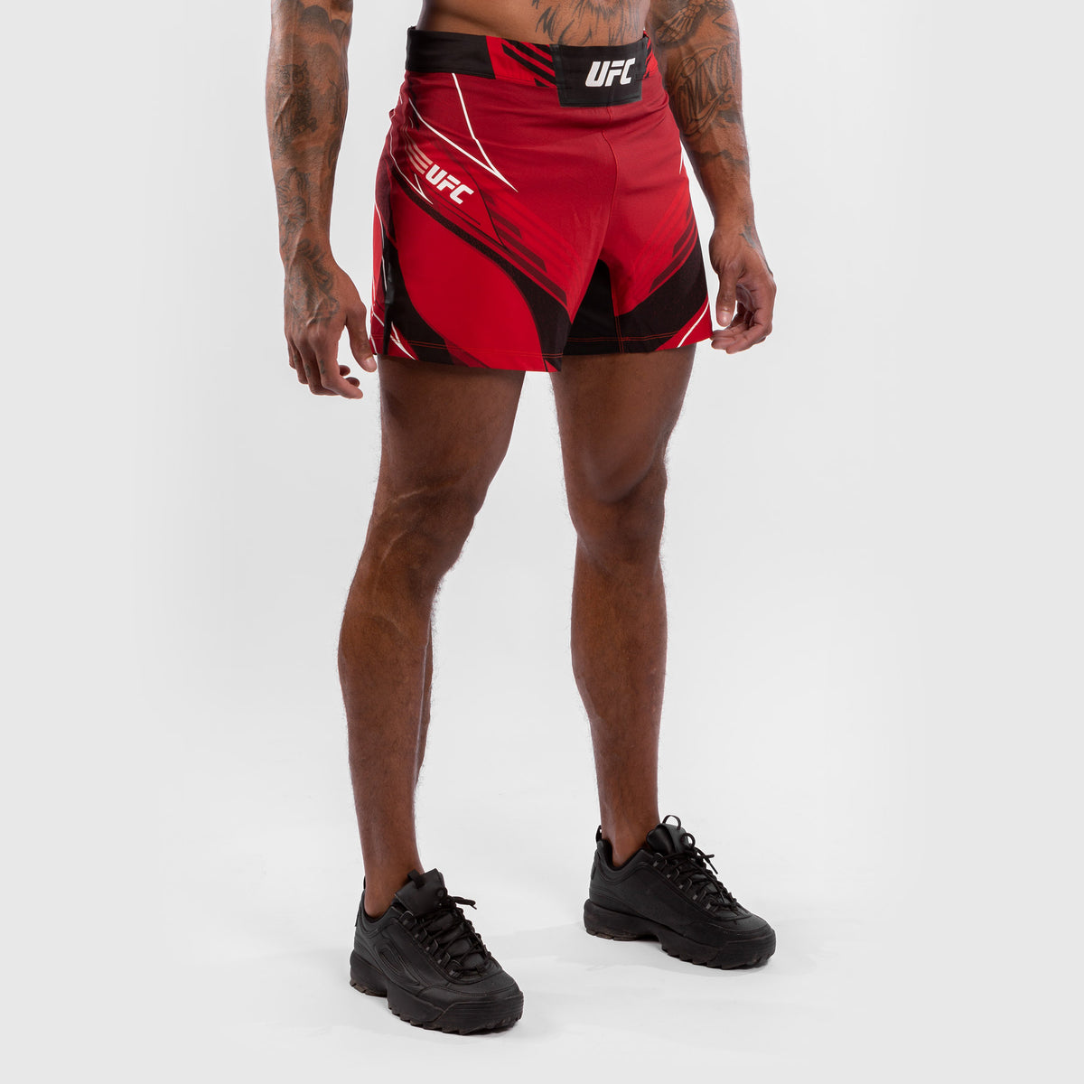 Venum UFC Authentic Fight Night 男士短裤 – 红色