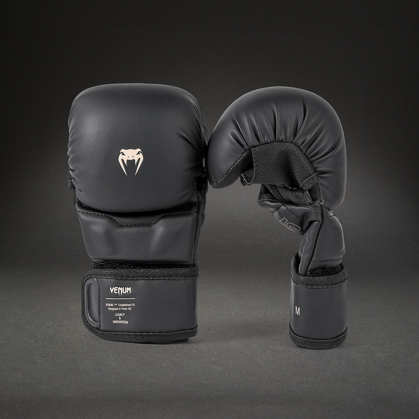 Venum Impact Evo MMA陪练手套 - 黑色