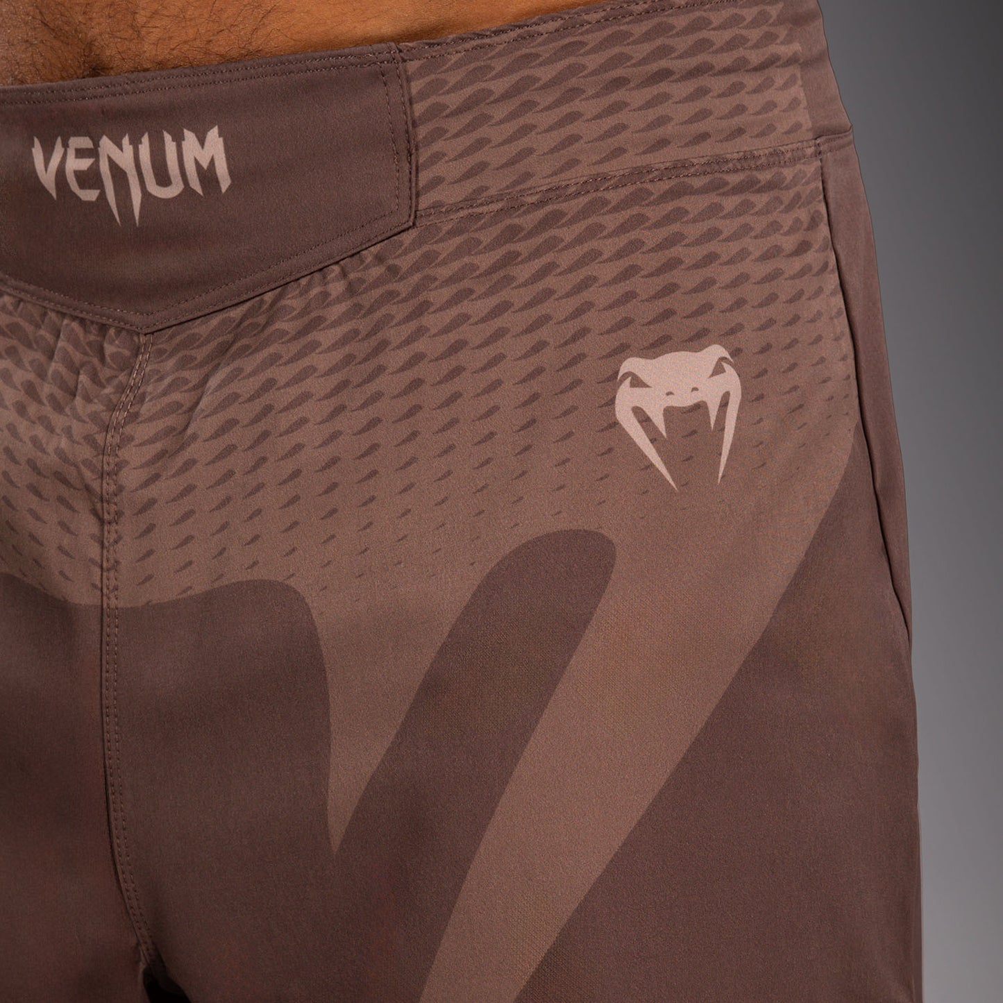 Venum No Gi 综合格斗短裤 – 巧克力色